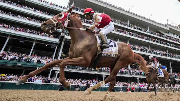 Rich Strike wins the Kentucky Derby.